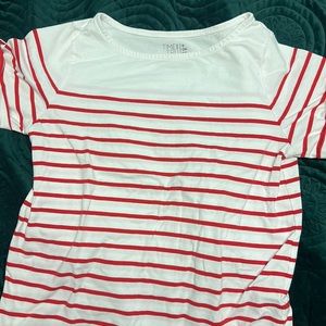 Red and white short sleeve top size small